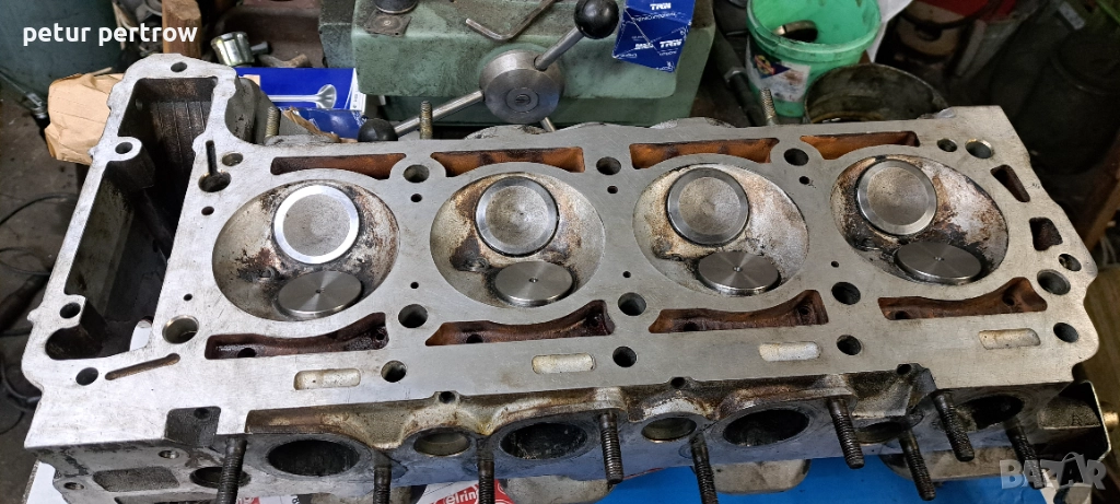 Ремонтирана глава за мерцедес 190 124 м102, снимка 1