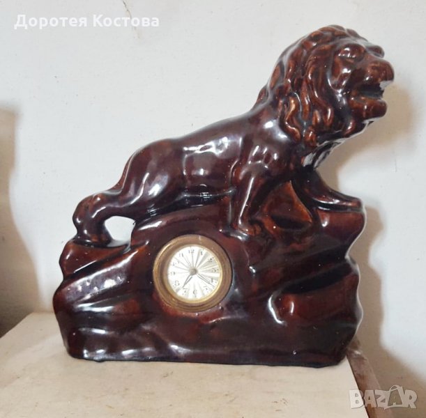 Стар красив порцеланов часовник - лъв, снимка 1