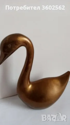 малка пластика-бронзов лебед