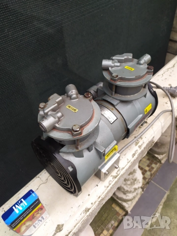 Суха , безмаслена вакуум помпа - компресор GAST -USA, снимка 2 - Компресори - 52991358