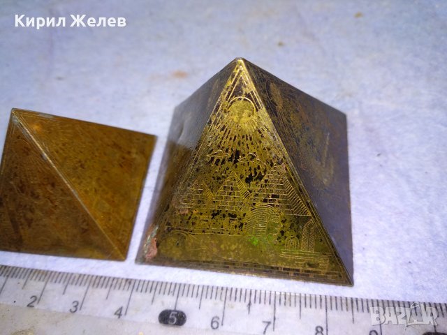 Две СТАРИ МЕДНИ ЕГИПЕТСКИ ПИРАМИДИ МАЙСТОРСКИ ОРНАМЕНТИРАНИ с МИТОЛОГИЧНИ СЦЕНИ СУВЕНИР ЕГИПЕТ 41309, снимка 3 - Колекции - 43952272