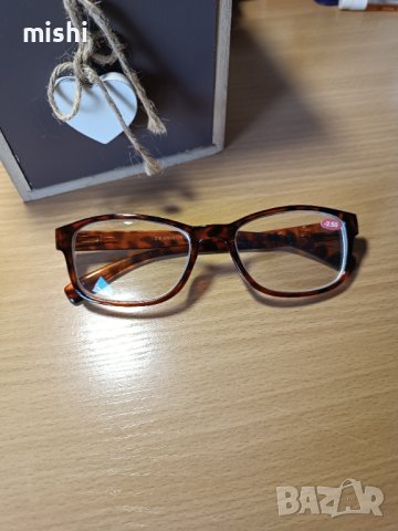 Красиви нови очила -2.50, снимка 1 - Слънчеви и диоптрични очила - 43602740