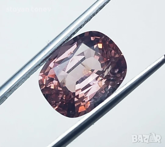 Зашеметяващ оранжево розов Падпараджа шпинел 2.16кт! Нов!, снимка 4 - Други - 51123528
