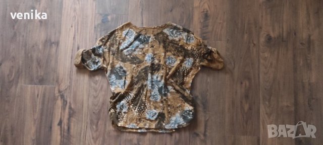 Дамска блуза М размер , снимка 4 - Блузи с дълъг ръкав и пуловери - 40019952