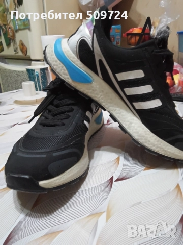 Продавам Маратонки Адидас 