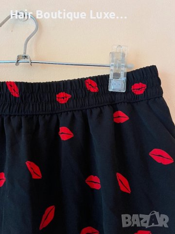 JACOUELINE de YONG Черна пола с червени целувки 💋💋💋, снимка 3 - Поли - 43971578