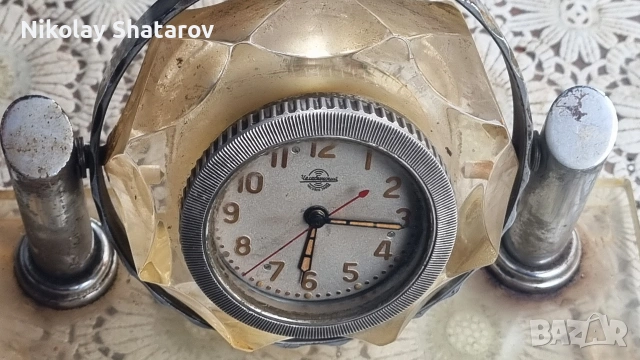 Руски часовник , снимка 4 - Антикварни и старинни предмети - 53536988