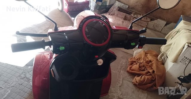 Електрически скутер четириколка чисто нов в гаранция още не сме свалили найлона /3000,00лв, снимка 5 - Автомобили и джипове - 38573539