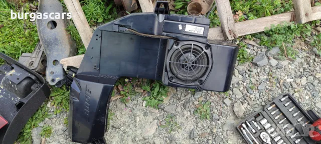 Субуфер 8E9 035 382 A Усилвател BOSE Audi A4 B6 Avant - 130лв, снимка 3 - Части - 49636190