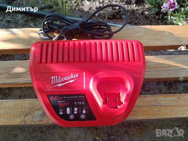 Milwaukee C12/M12 зарядно устройство 