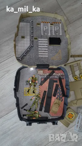 Играчка-Военна база, Куфар, снимка 2 - Конструктори - 48472401