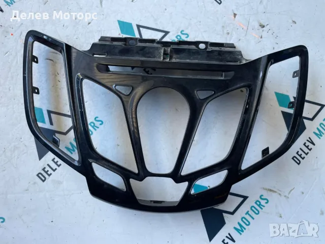 8A61-18A802 лайсна рамка за табло от Ford Fiesta 1. 5 TDCI, 75 ph, 5sp, engine XUJB1D, GG, 2016