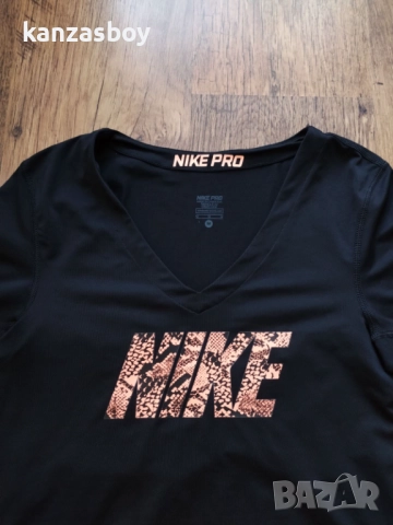 Nike Pro Short Sleeve - страхотна дамска тениска КАТО НОВА M, снимка 2 - Тениски - 51659711