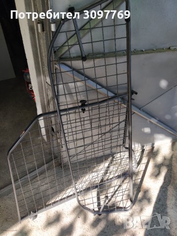 Продавам решетки за кола за домашни любимци, снимка 2 - Аксесоари и консумативи - 37359984