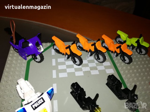 Lego мотори - оригинални Лего мотоциклети и полицай с престъпник, снимка 2 - Колекции - 28594020