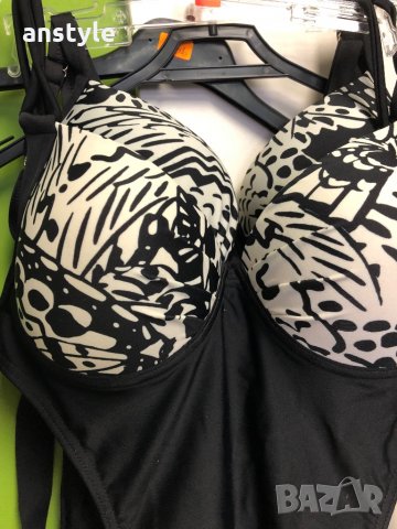 Цял бански в бяло и черно