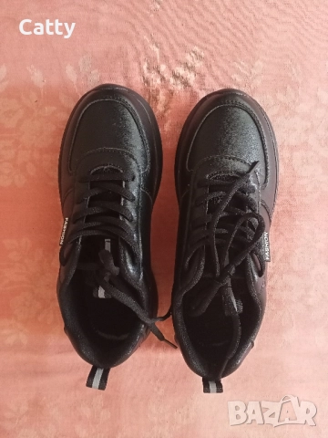 Нови дамски черни маратонки , снимка 5 - Маратонки - 52457410