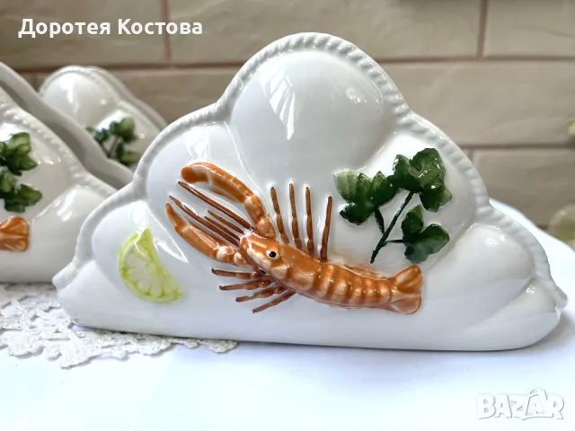 Красиви порцеланови салфетници от Италия с релефни мотиви