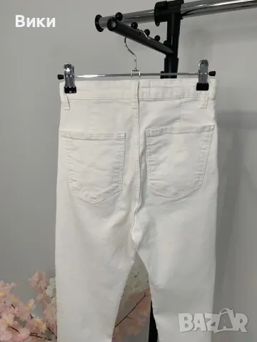 Дънки в бяло на Zara, размер XS, снимка 6 - Дънки - 49456420