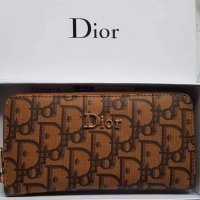 Дамско портмоне Christian Dior, снимка 1 - Портфейли, портмонета - 32246838