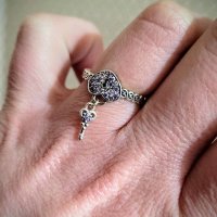 Изключително интересен сребърен пръстен , снимка 1 - Пръстени - 40300106