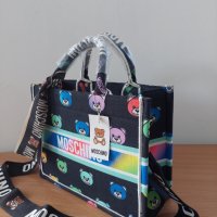 Moschino дамска чанта стилна чанта страхотна чанта код 236, снимка 2 - Чанти - 43975028