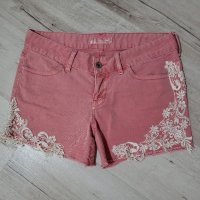 Розови панталонки Guess, снимка 2 - Къси панталони и бермуди - 38342840