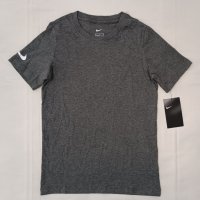 Nike Sportswear Tee оригинална тениска ръст 122-128см, 128-137см Найк, снимка 1 - Детски тениски и потници - 44030241