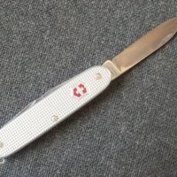 Швейцарско ножче нож victorinox войнишко military, снимка 2 - Ножове - 44015029