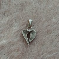 Малка сребърна висулка сърце, снимка 2 - Колиета, медальони, синджири - 43154689