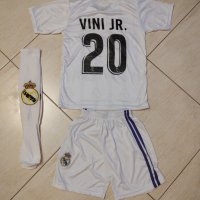 Екип + Шапка+Калци+топка ВИНИ 2023г Реал Мадрид Real Madrid VINI JR Винисиус, снимка 4 - Футбол - 37553480