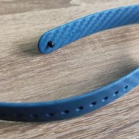 Каишка за Xiaomi MI Band 4 силикон и метал, снимка 1 - Смарт гривни - 28395908