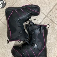 Сноуборд обувки Salomon нови, снимка 1 - Зимни спортове - 43957789