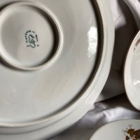 Голяма чиния/ плато с 6 малки чинии, есенни листа на Дянко Стефанов, ретро порцелан, снимка 6 - Сервизи - 39581837