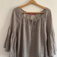 Красива блуза, снимка 1 - Блузи с дълъг ръкав и пуловери - 26890652