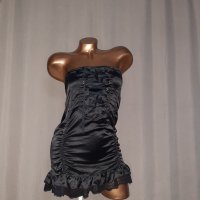 М/L Черна ,еластична сатенена къса рокля, снимка 1 - Рокли - 36744650