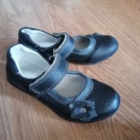 Обувки , снимка 1 - Детски обувки - 37570859