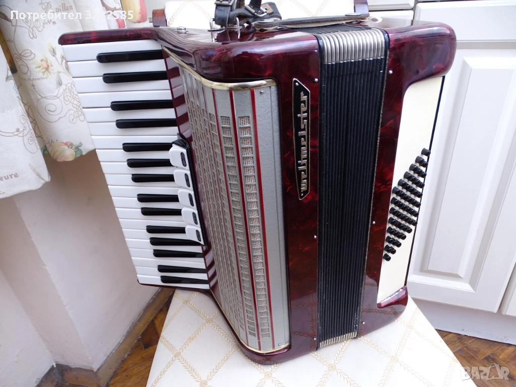 Aкордеон Weltmeister 48 баса в отлично състояние, снимка 1
