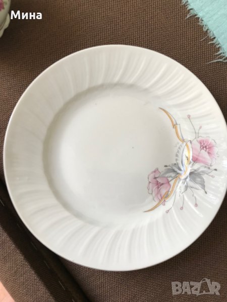 Продавам порцеланови чинии , снимка 1