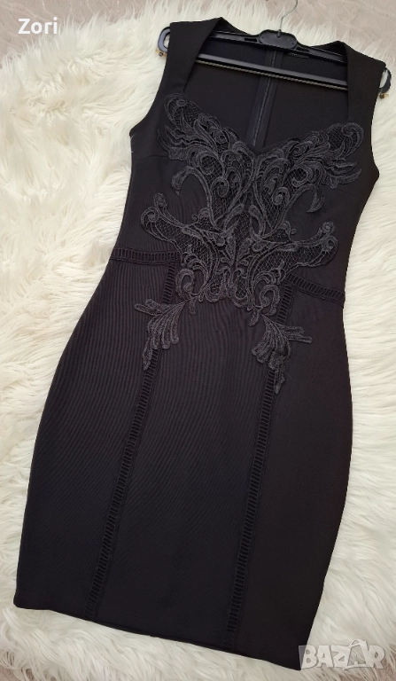 УНИКАЛНО КРАСИВА черна рокля по тялото с дантела, снимка 1