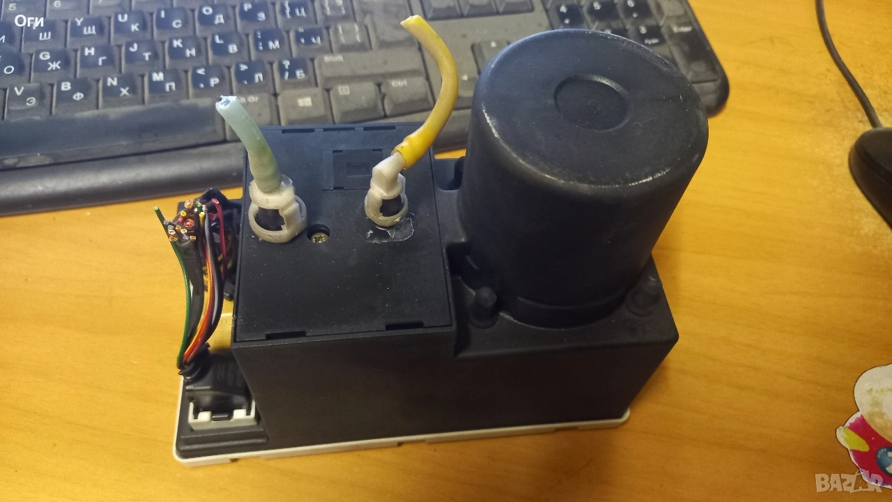 Вакуум помпа централно заключване за Ауди А3 и А4 8L0 862 257 G, снимка 1