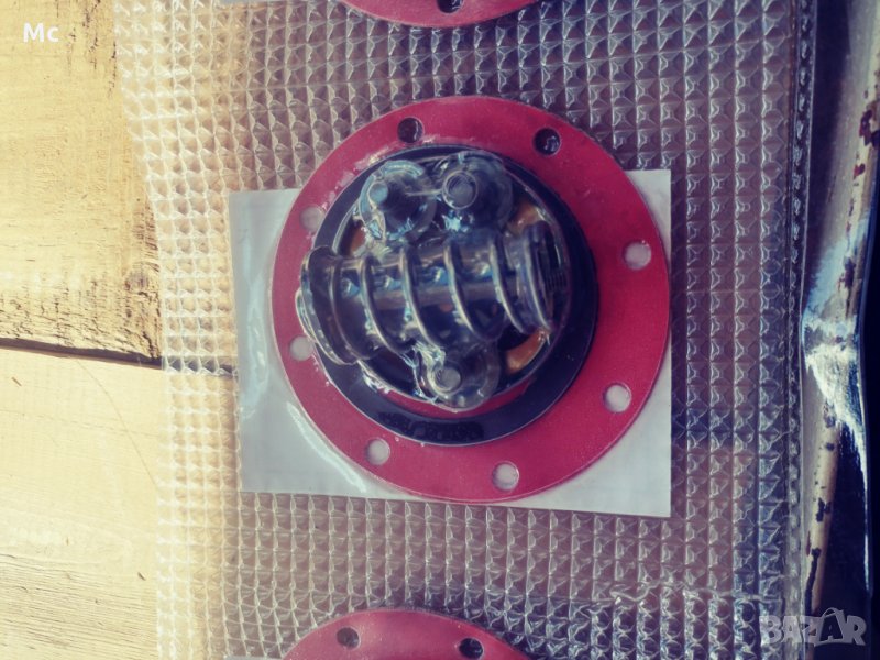 Платно бензинова помпа Уаз заводско, снимка 1