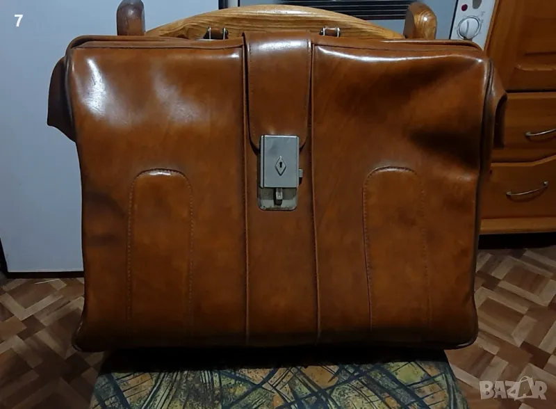 Кожена чанта тип куфар , снимка 1