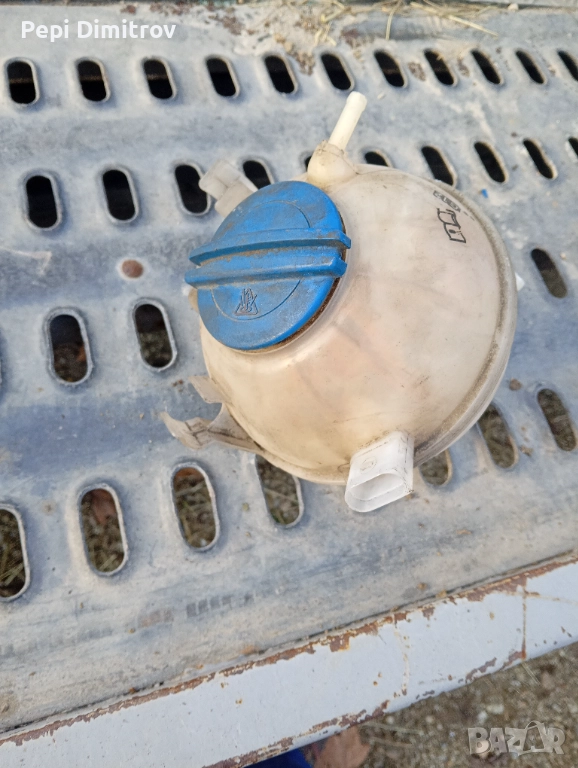 Казанче антифриз Volkswagen Golf V Hatchback (10.2003 - 02.2009), снимка 1