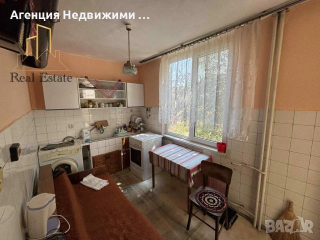 Двустаен апартамент на среден етаж в ж.к " Орел " 