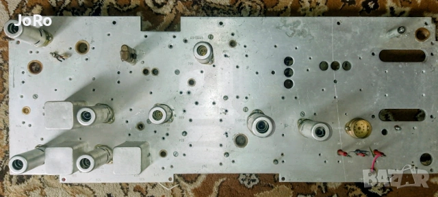 Алуминиево шаси от Р-250 заедно с осем лампи. 