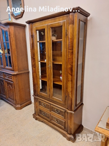 Луксозна витрина череша масив , снимка 2 - Секции и витрини - 52664490