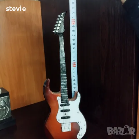 Сувенир - китара с батерия, снимка 7 - Декорация за дома - 48853326