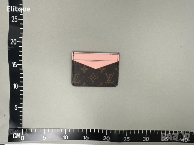 визитник Louis Vuitton , снимка 3 - Портфейли, портмонета - 52713597