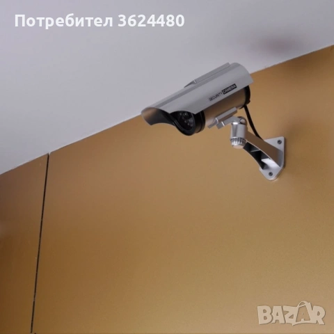 Фалшива камера за видеонаблюдение с вграден соларен панел и мигащ светодиод 1200, снимка 7 - Други - 53453449